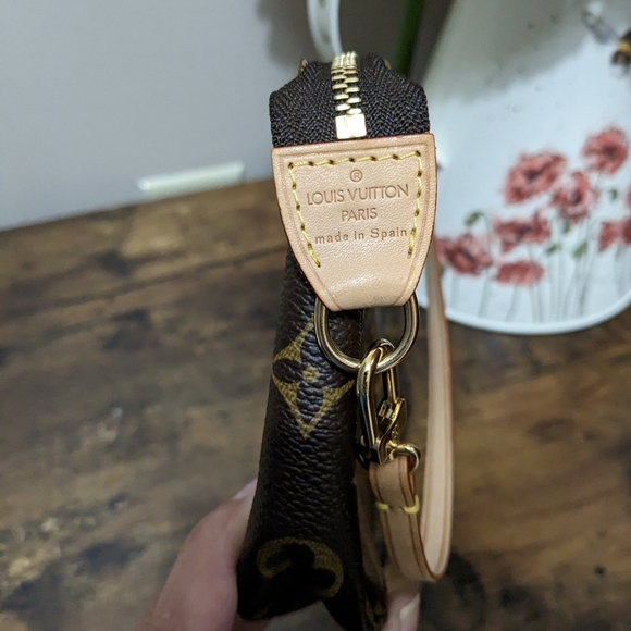 Louis Vuitton Pochette - Picture 4 of 13